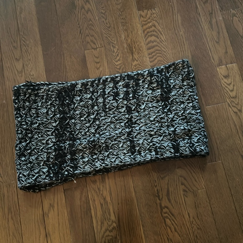 Nine West Knitted Infinite Scarf